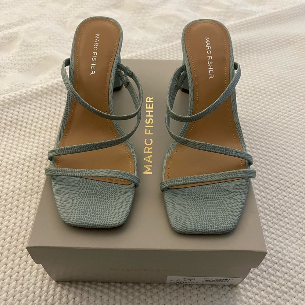NWT Marc Fisher Aliana Strappy Block Heel Light Green 7.5